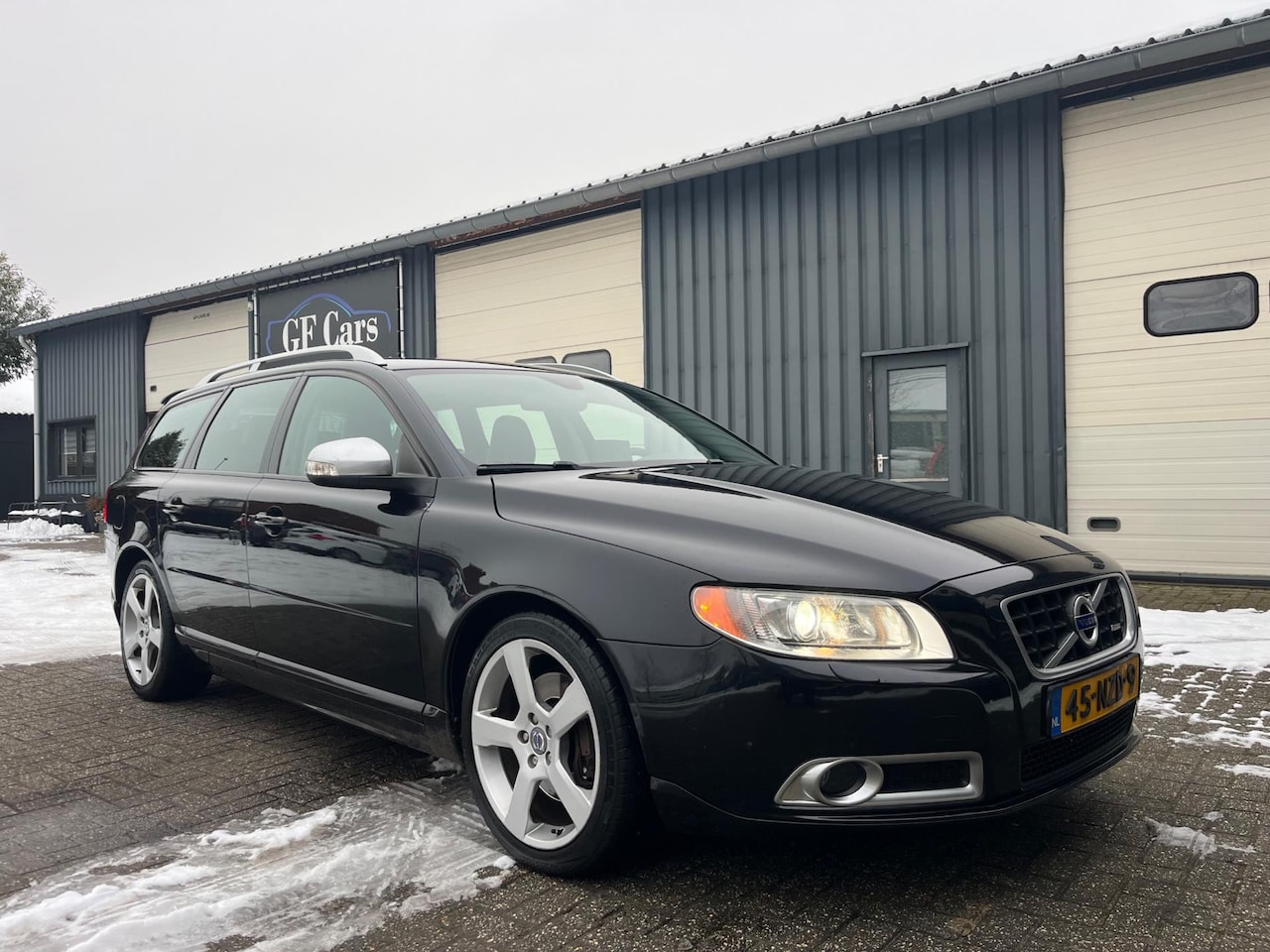 Volvo V70 - 2.0T R-Edition 2011 AUTOMAAT APK! - AutoWereld.nl