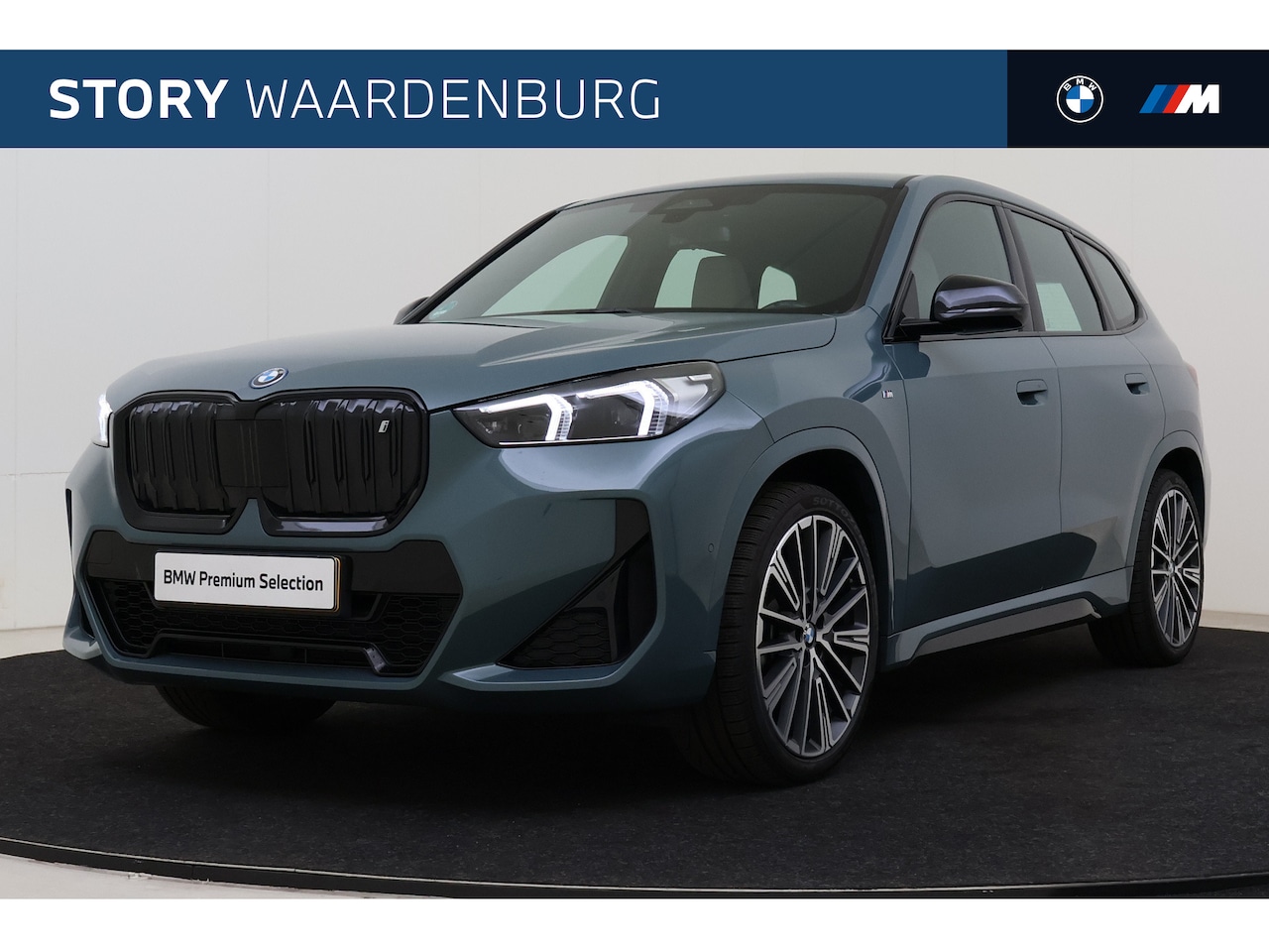 BMW iX1 - xDrive30 M Sport / Trekhaak / Sportstoelen / M Adaptief onderstel / Comfort Access / Adapt - AutoWereld.nl