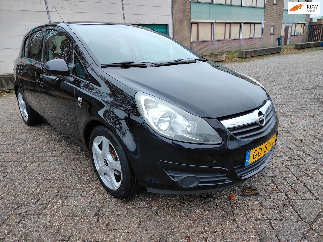 Opel Corsa - 1.2-16V ( Automaat ) 5 Deurs en Airco - AutoWereld.nl