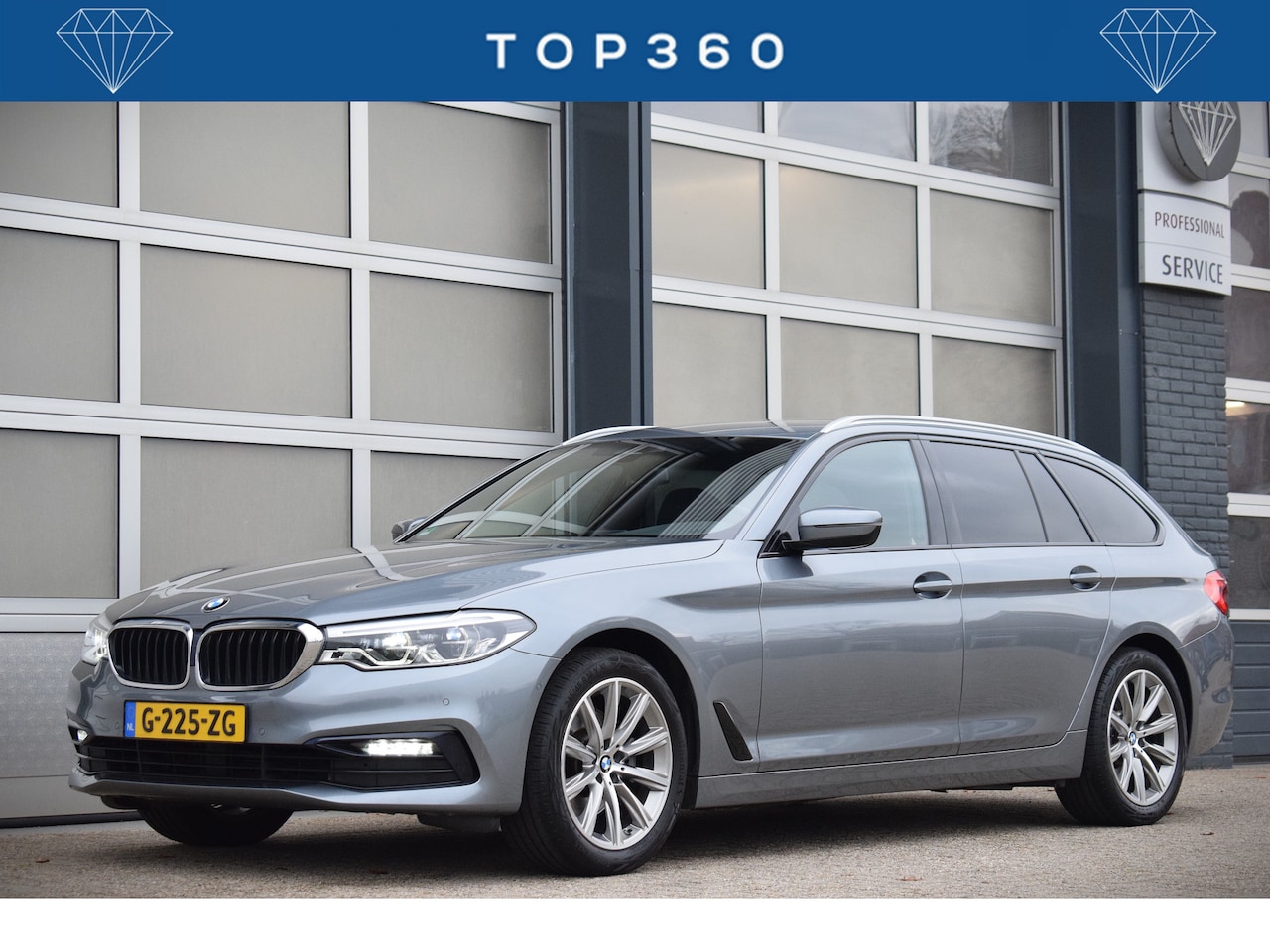 BMW 5-serie Touring - 520i High Executive Edition | Sportline | Leer | Camera | OrigNL - AutoWereld.nl