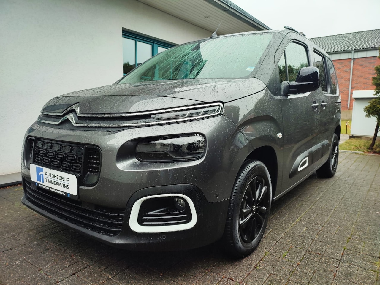 Citroën Berlingo - 1.2 PureTech Shine Automaat - AutoWereld.nl