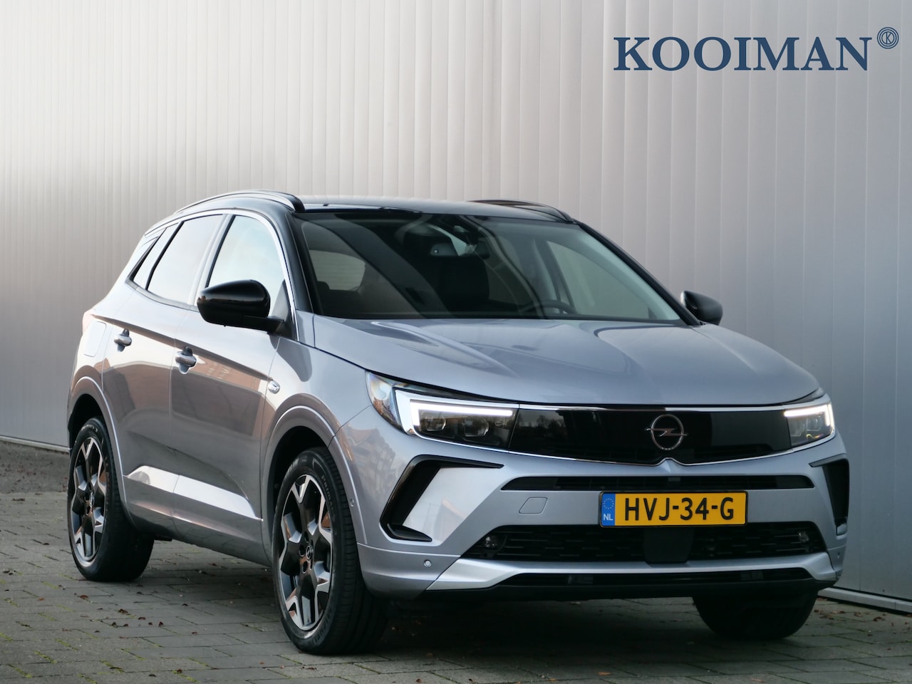 Opel Grandland - 1.2 Turbo Business Elegance 130 Pk Automaat Navigatie / Apple Carplay / DAB / Winterpakket - AutoWereld.nl