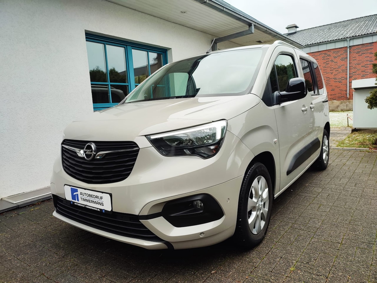 Opel Combo Life - 1.2 Turbo Automaat Panoramadak - AutoWereld.nl