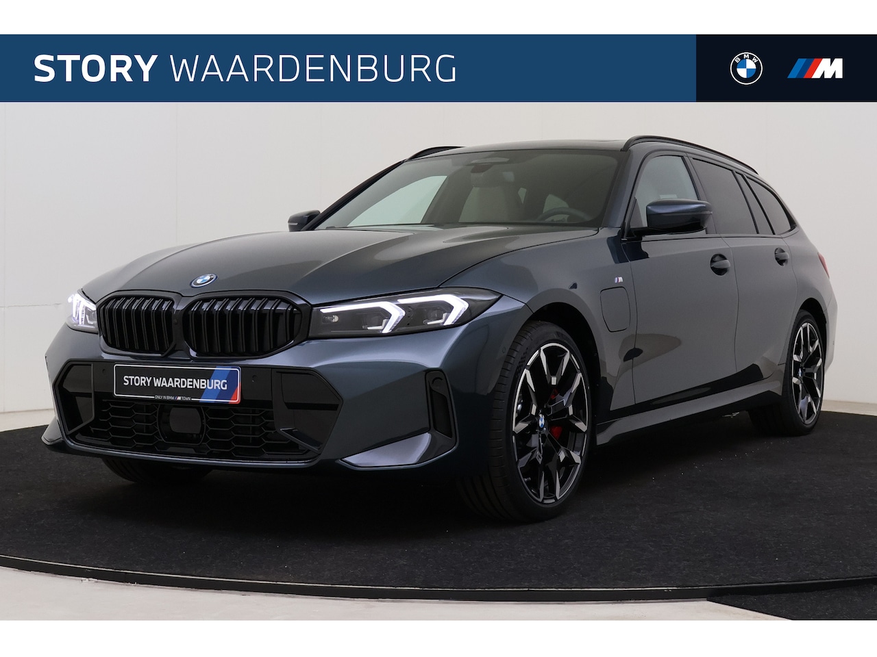 BMW 3-serie Touring - 330e High Executive M Sport Automaat / Panoramadak / Trekhaak / Sportstoelen / M Adaptief - AutoWereld.nl
