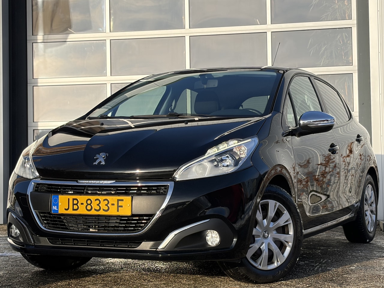 Peugeot 208 - 1.2 PureTech Urban Soul 82pk | Airco | Bluetooth | Cruise control | Isofix bevestiging voo - AutoWereld.nl