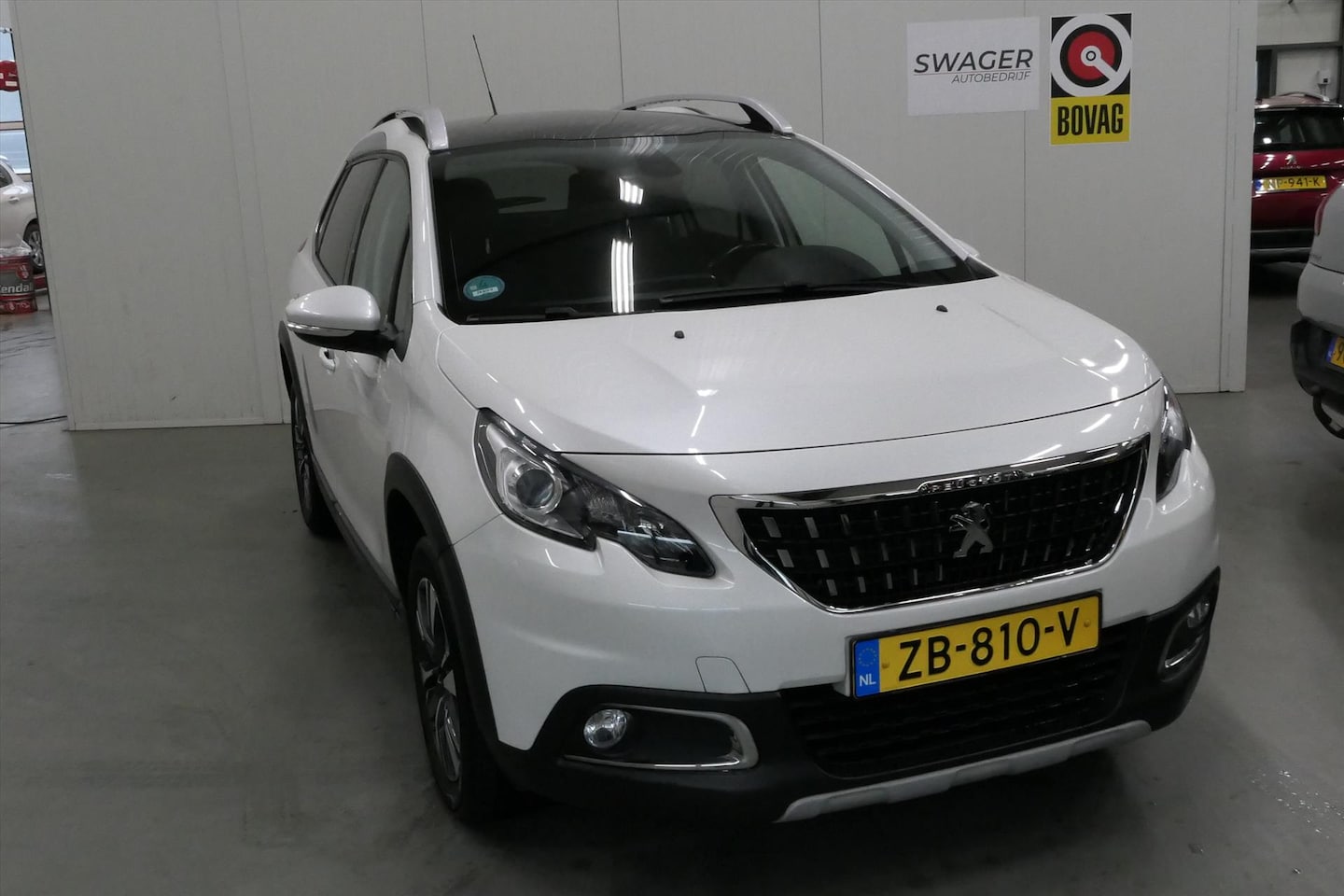 Peugeot 2008 - 1.2 PureTech 110pk Automaat Allure (Goed onderhouden) - AutoWereld.nl
