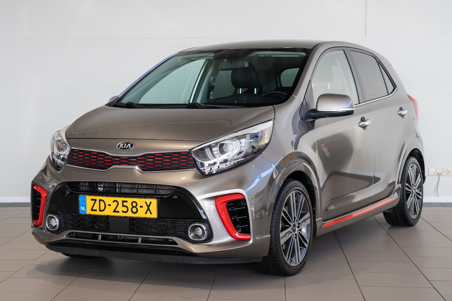 Kia Picanto - 1.0 T-GDI GT-Line | Trekhaak | Parkeersensoren | Camera | Apple Carplay & Android Auto | S - AutoWereld.nl