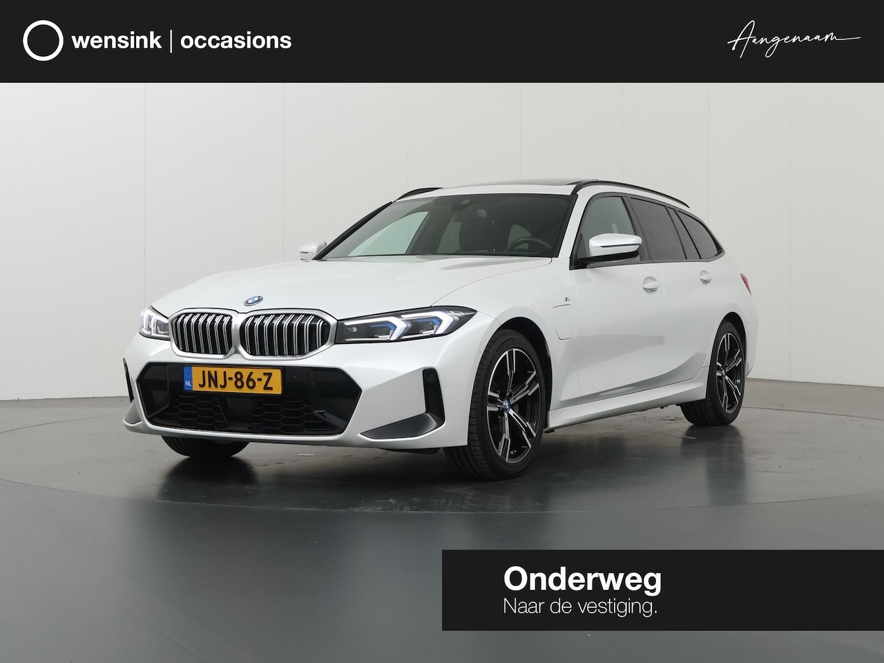 BMW 3-serie Touring - 330e | Panoramadak | Ele. stoelen + Geheugen | HUD | Sportstoelen | Camera | Apple CarPlay - AutoWereld.nl