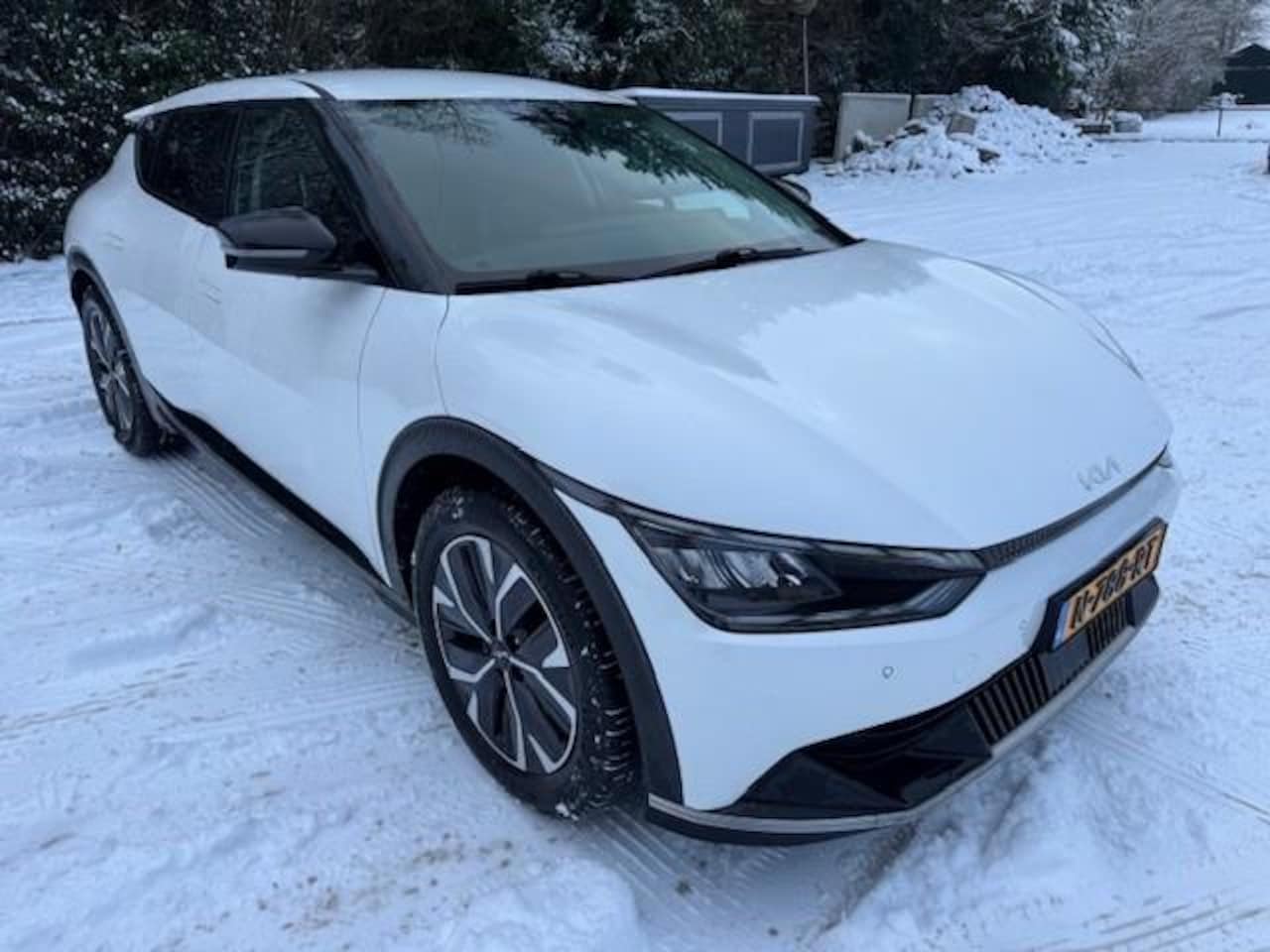 Kia EV6 - PLUS 77.4KWH/LEER/ACARPLAY/NAV/THAAK/FABRIEKSGARANTIE - AutoWereld.nl