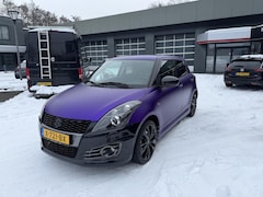Suzuki Swift - 1.6 Sport 5DRS / UITLAAT SYSTEEM / SPORTIEF / KEYLESS GO / STOELVERWARMING