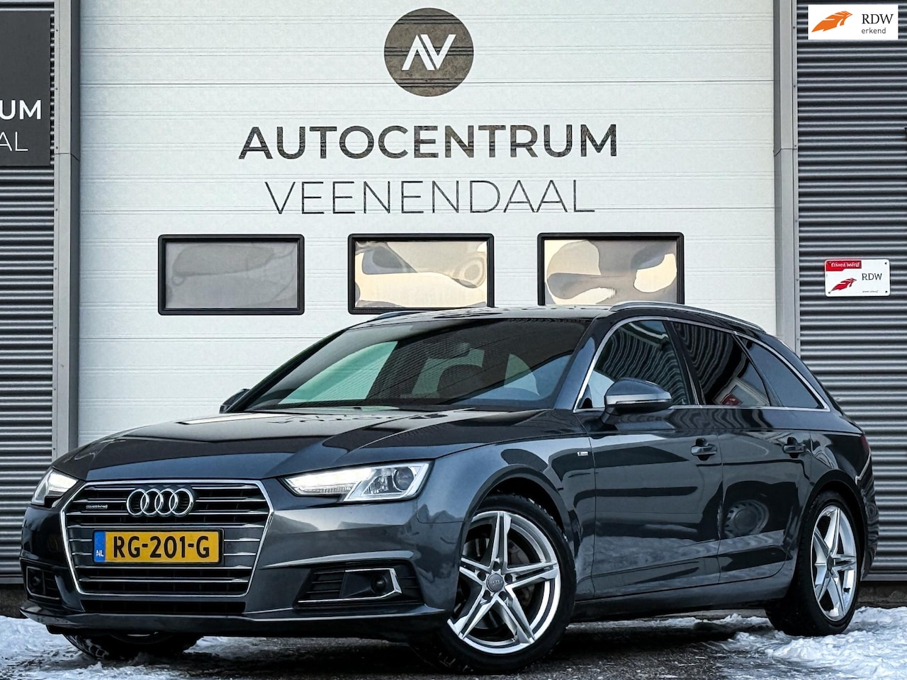 Audi A4 Avant - 2.0 TDI Quattro 190 PK 3X S-LINE ACC/CARPLAY/TREKHAAK/CAMERA - AutoWereld.nl