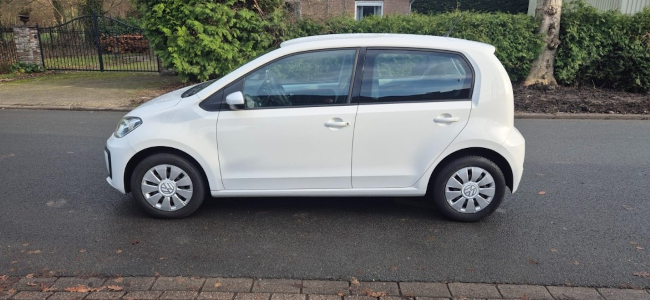 Volkswagen Up! - 1.0 BMT move UP Airco*bleutooth*4 deurs - AutoWereld.nl