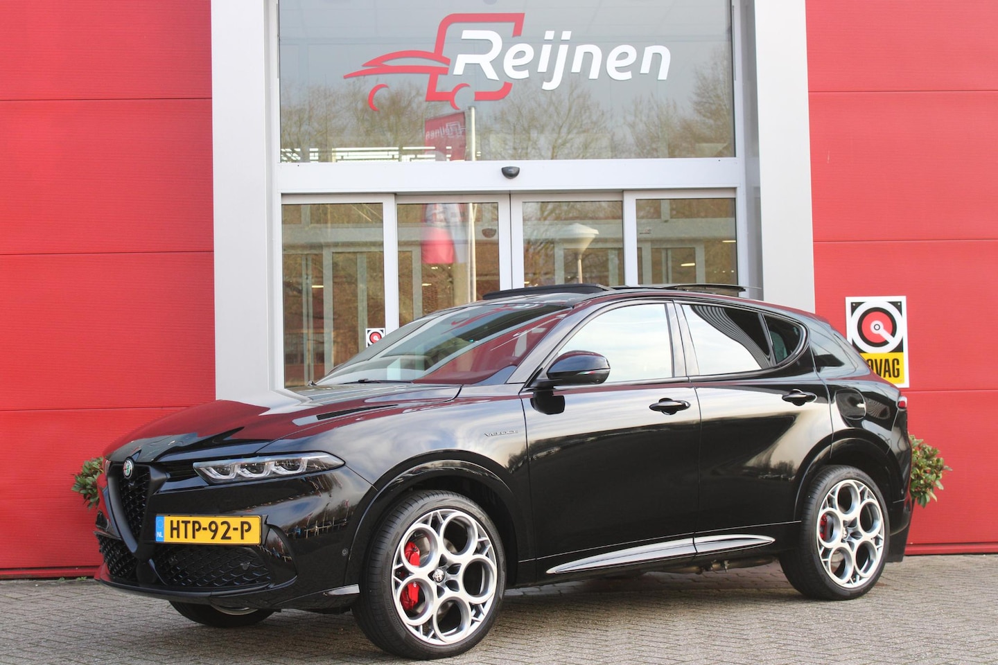 Alfa Romeo Tonale - 1.3T PHEV 280PK VELOCE Q4 | PANORAMISCH SCHUIF / KANTELDAK | LEDEREN BEKLEDING | VOORSTOEL - AutoWereld.nl