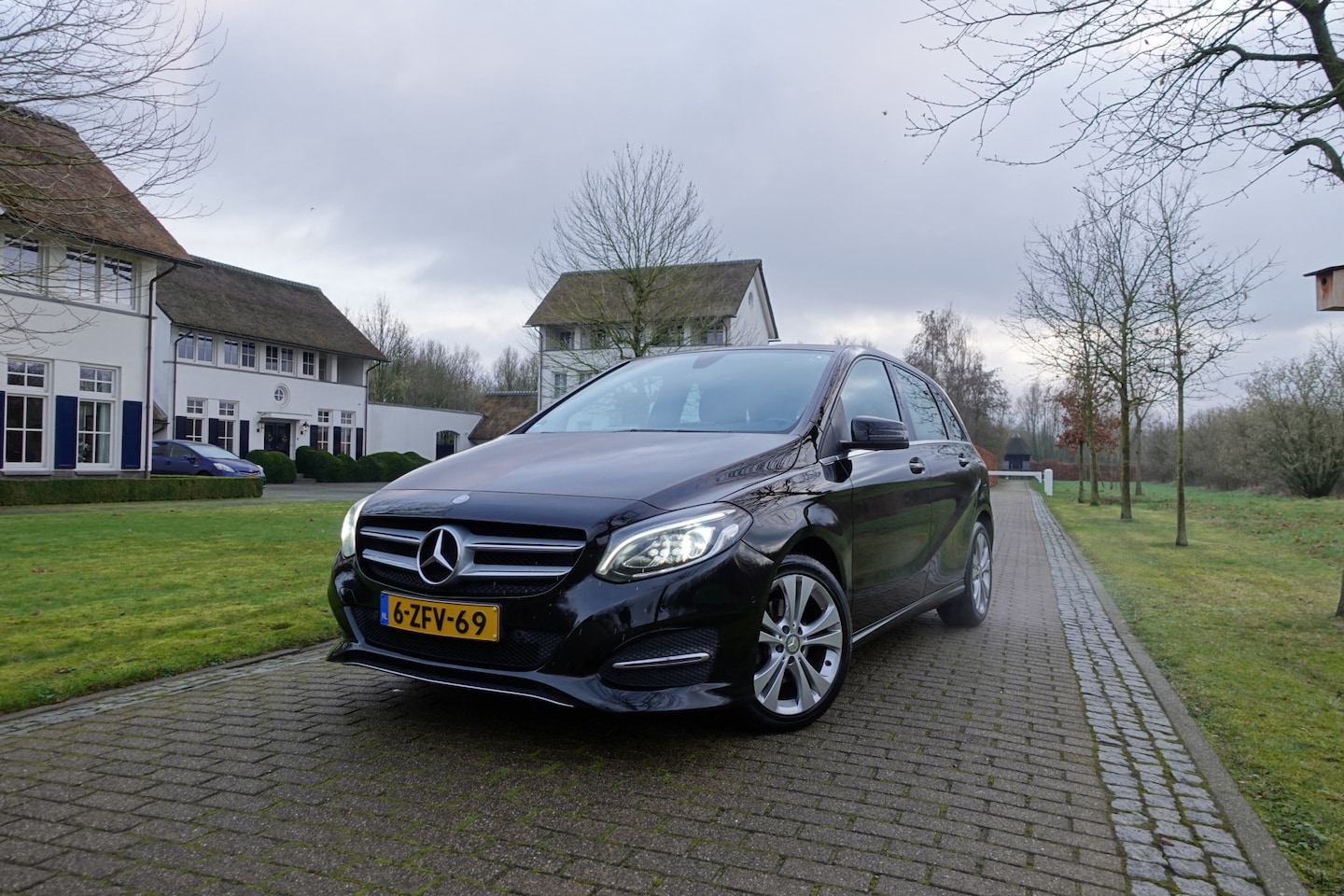 Mercedes-Benz B-klasse - 200 Prestige | Trekhaak | Camera | Leder | 2de eigenaar | NL Auto | - AutoWereld.nl