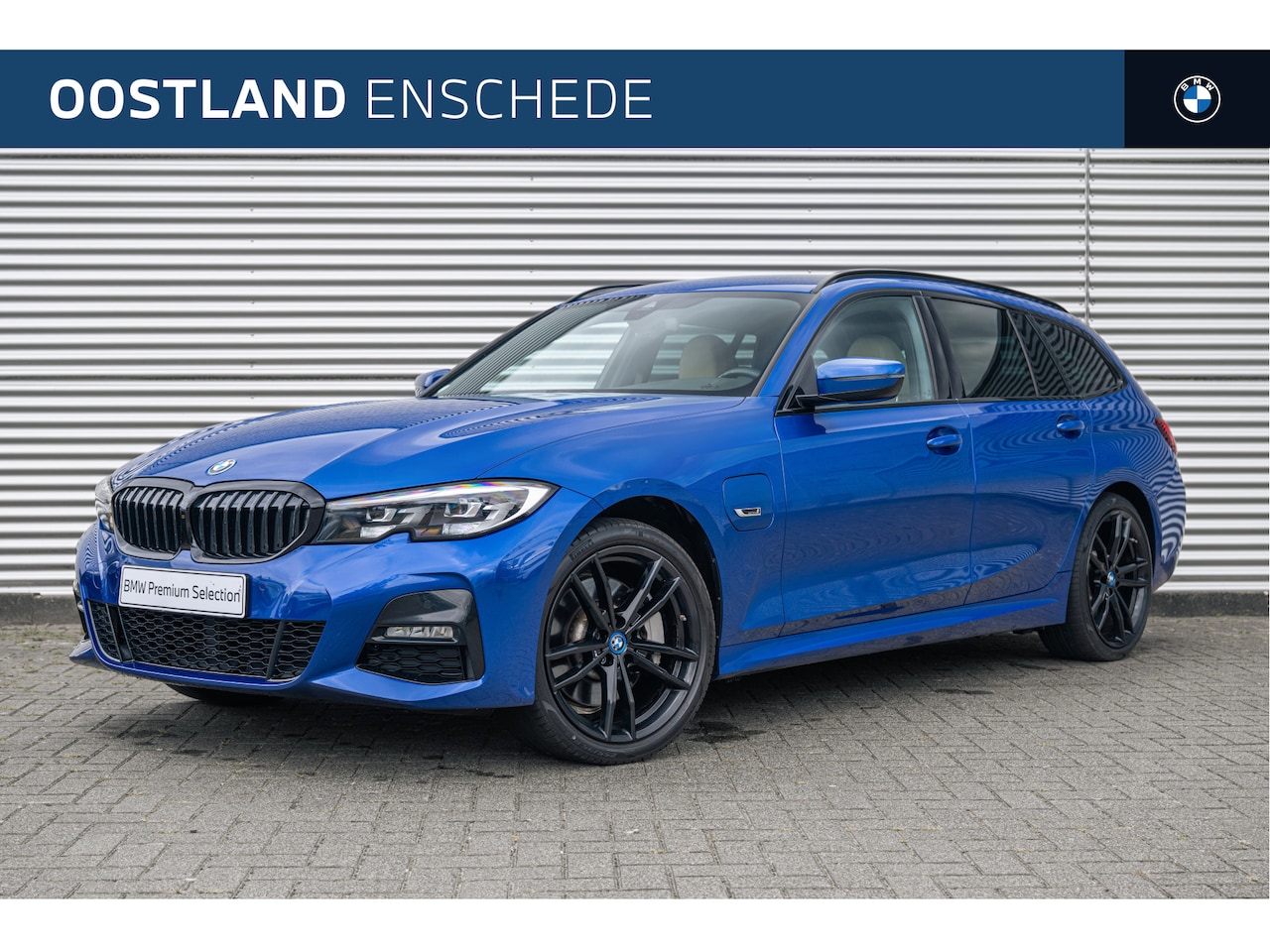 BMW 3-serie Touring - 330e xDrive High Executive M Sport Automaat / Sportstoelen / Live Cockpit Professional / C - AutoWereld.nl