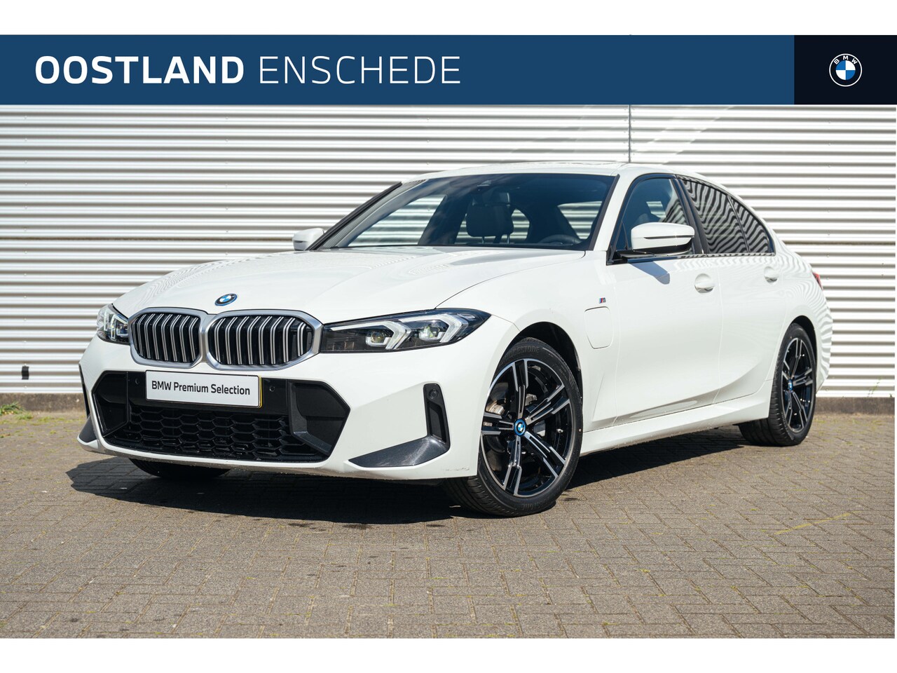 BMW 3-serie - 330e M Sport Automaat / Schuif-kanteldak / Sportstoelen / Comfort Access / Live Cockpit Pl - AutoWereld.nl