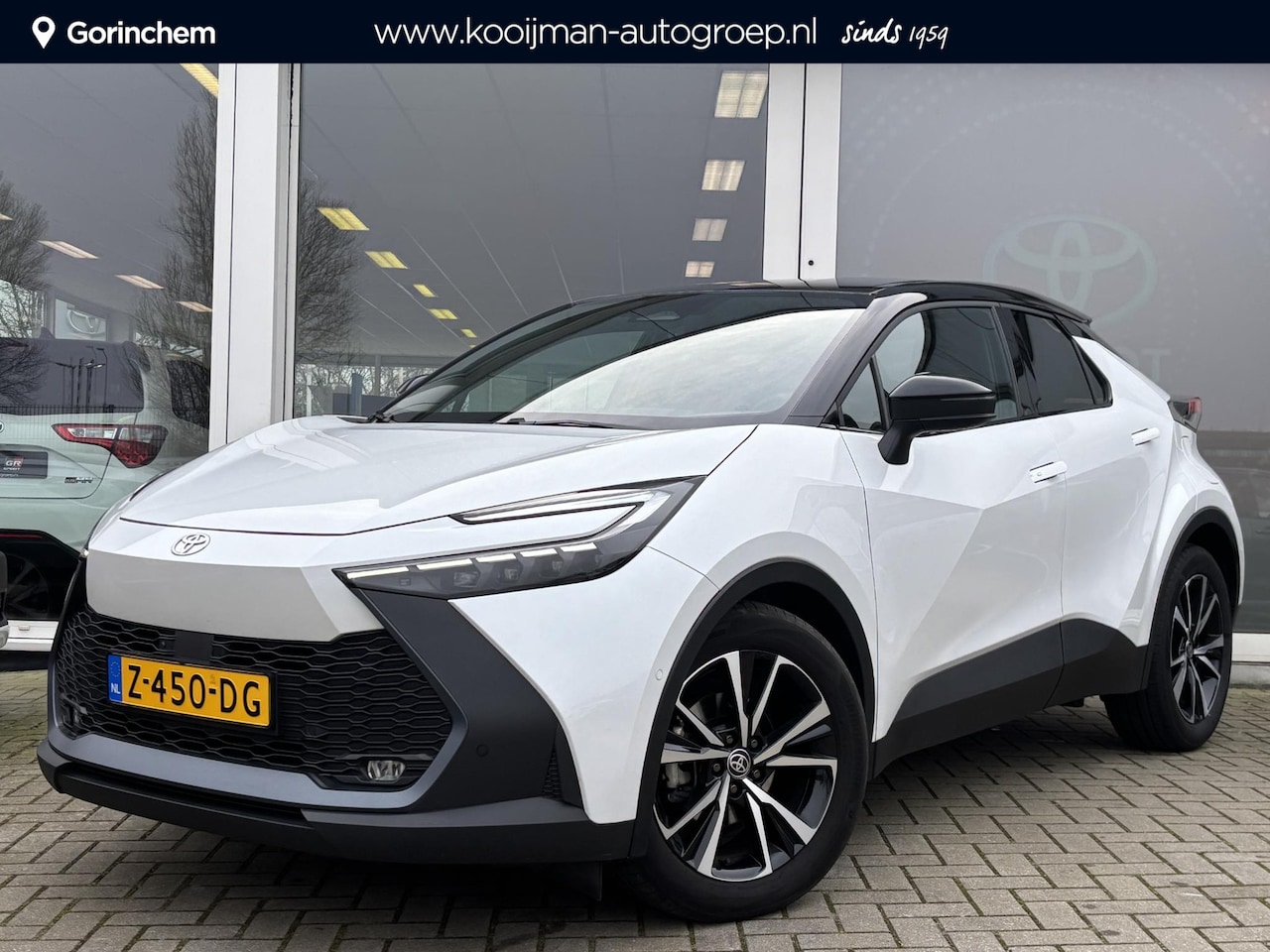 Toyota C-HR - 1.8 Hybrid 140 First Edition | Zwart dak | Elek. achterklep | Blindspot | 360 Camera | Ada - AutoWereld.nl