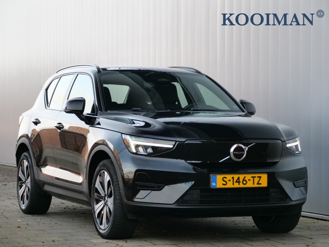 Volvo XC40 - Recharge Core 69 Kwh 232 Pk Navigatie / Apple Carplay / DAB / Camera - AutoWereld.nl