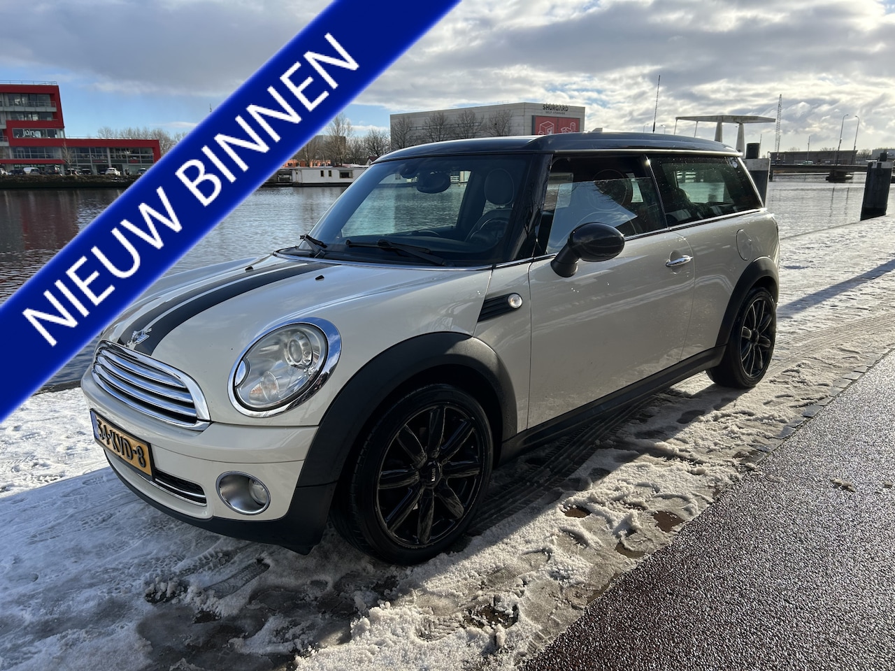 MINI Clubman - Mini 1.6 Cooper Business Line leer airco/ecc apk 10-2026 - AutoWereld.nl