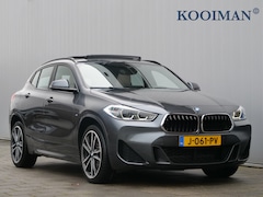 BMW X2 - xDrive25e High Executive 220 Pk Automaat Navigatie / M-pakket / Leer / Schuifdak / Camera