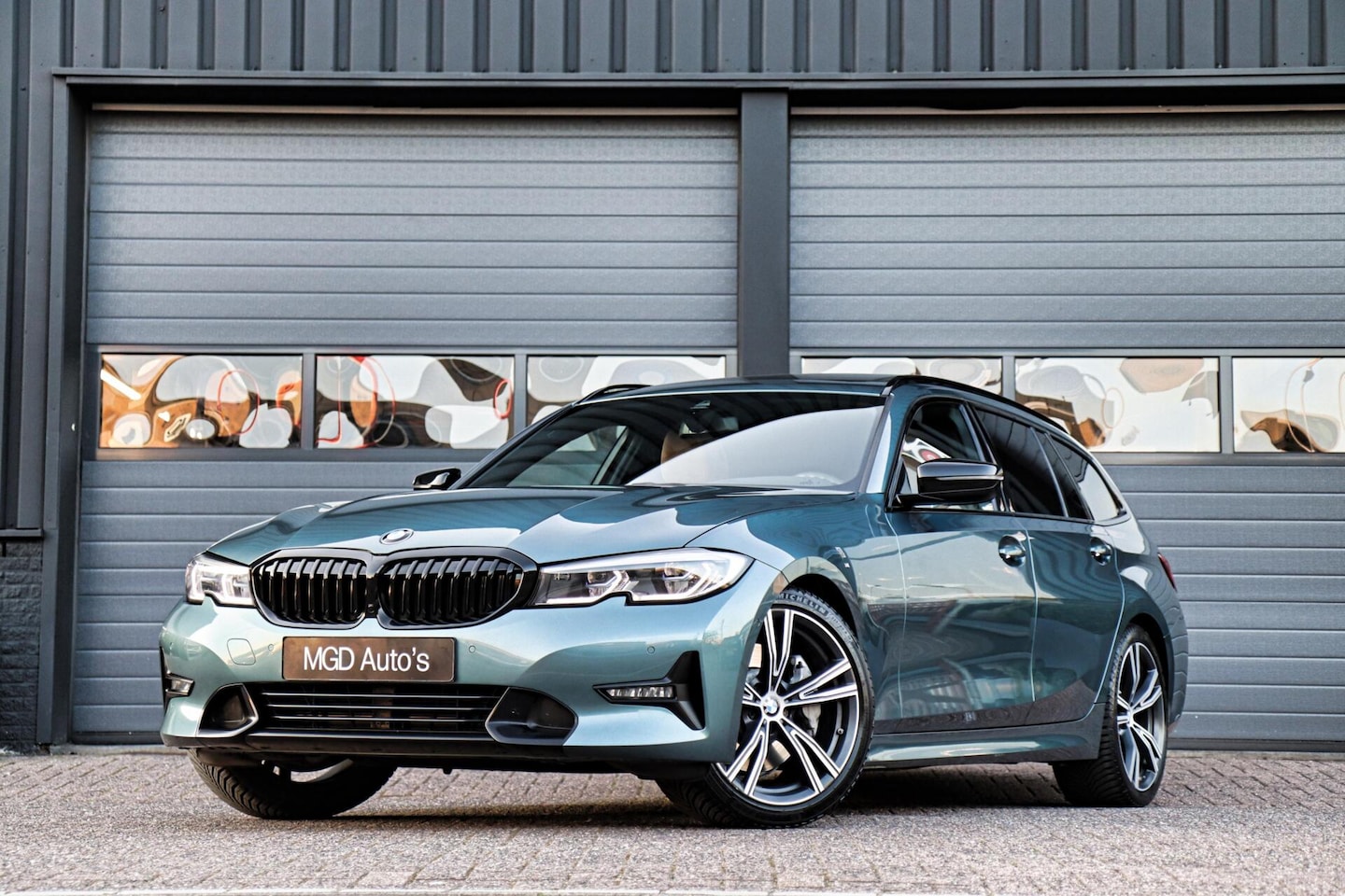 BMW 3-serie Touring - 330i Sport Line /LASER-LED/PANODAK/HUD/MEMORY/STOEL+STUURVERW./KEYLESS/TREKHAAK! - AutoWereld.nl