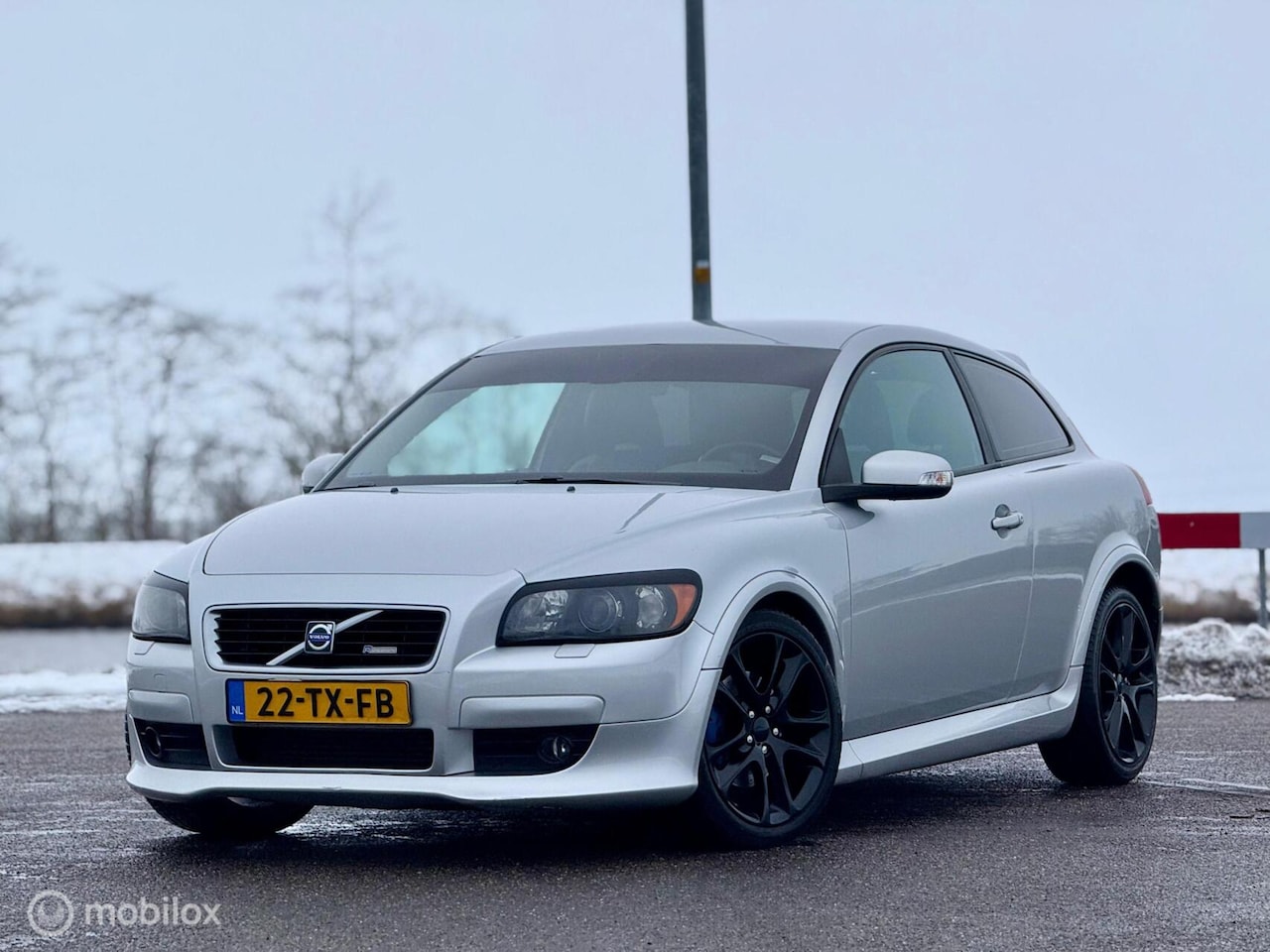 Volvo C30 - 2.5 T5 Momentum 2.5 T5 Momentum, R-Design !! - AutoWereld.nl