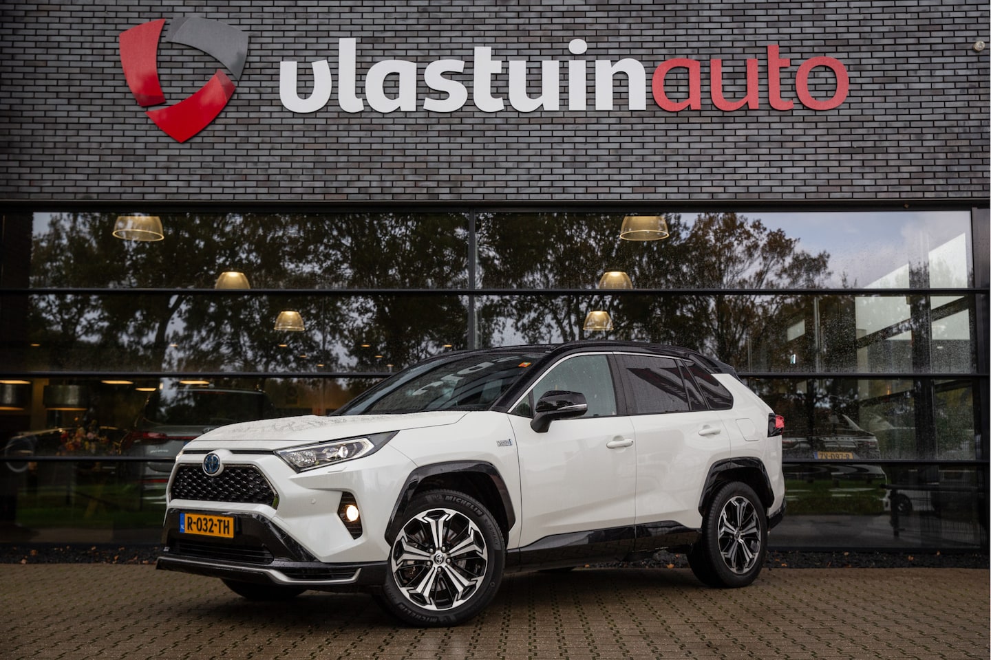 Toyota RAV4 - 2.5 Plug-in Hybrid AWD Bi-Tone Plus , JBL-soundsysteem, Stuurverwarming, Stoelverkoeling/v - AutoWereld.nl