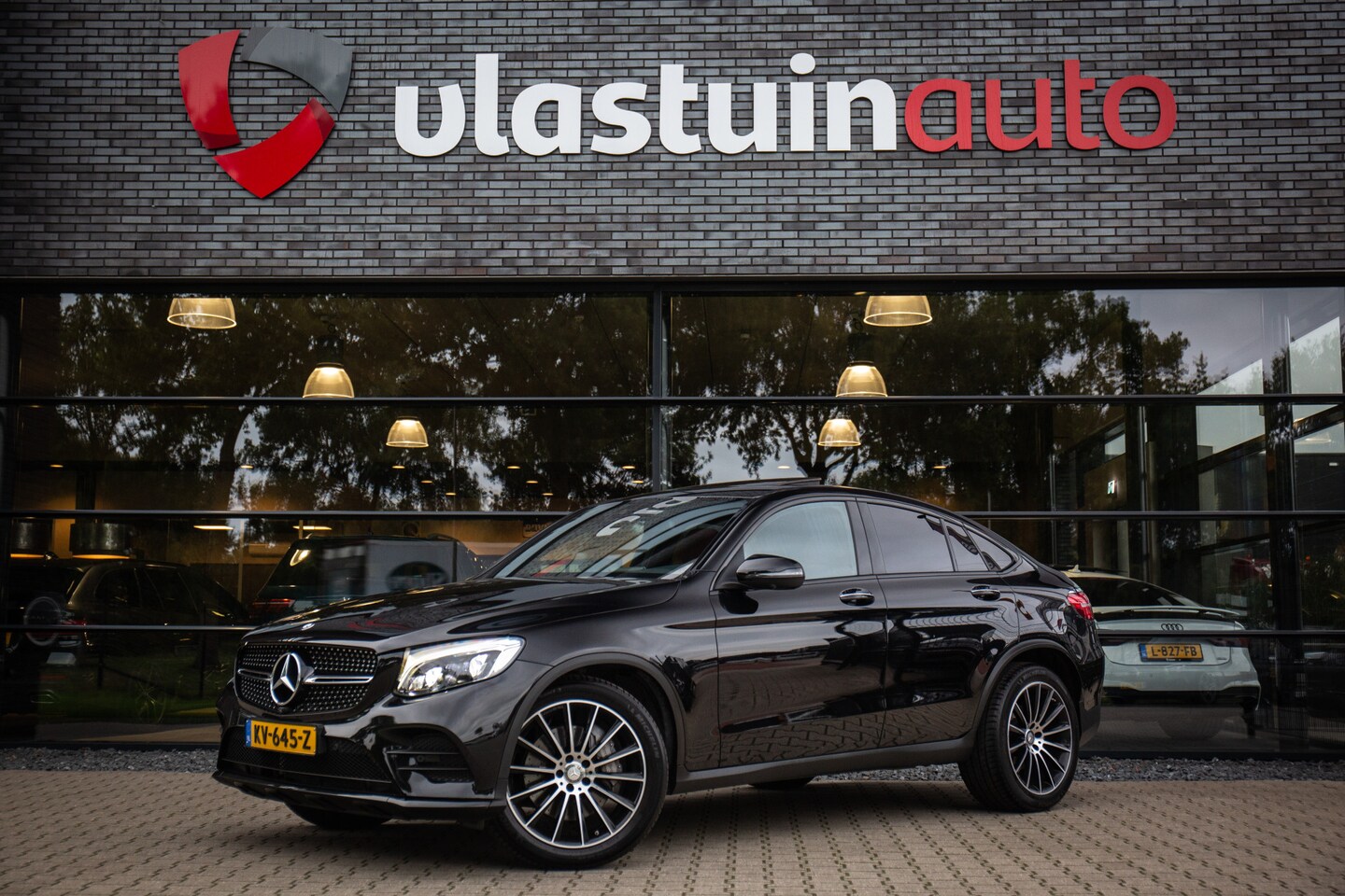 Mercedes-Benz GLC-klasse Coupé - 250 4MATIC Prestige 250 4MATIC Prestige , AMG-styling, 360° camera, Burmester, schuif/kanteldak, Zwart/rood le - AutoWereld.nl