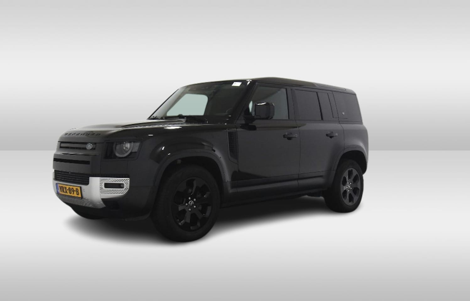Land Rover Defender 110 - 2.0 D240 SE Grijs Kenteken Luchtvering (Wordt verwacht) - AutoWereld.nl