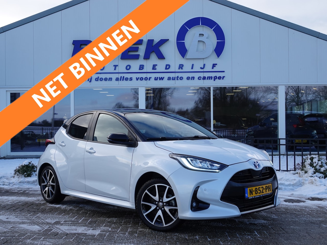 Toyota Yaris - 1.5 Hybrid Executive PANO | TWO-TONE | H-LEER | HUD | ECC | NAVI - AutoWereld.nl