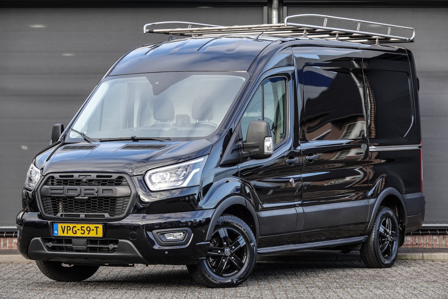 Ford Transit - L2H2 2.0Tdci 170Pk Aut. | 310 | Raptor Edition | 2xSchuifdeur | Achteruitrijcamera | Imper - AutoWereld.nl