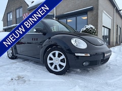 Volkswagen New Beetle Cabriolet - 2.0 Highline Automaat Leder / Nieuwe kap / Parkeersensors