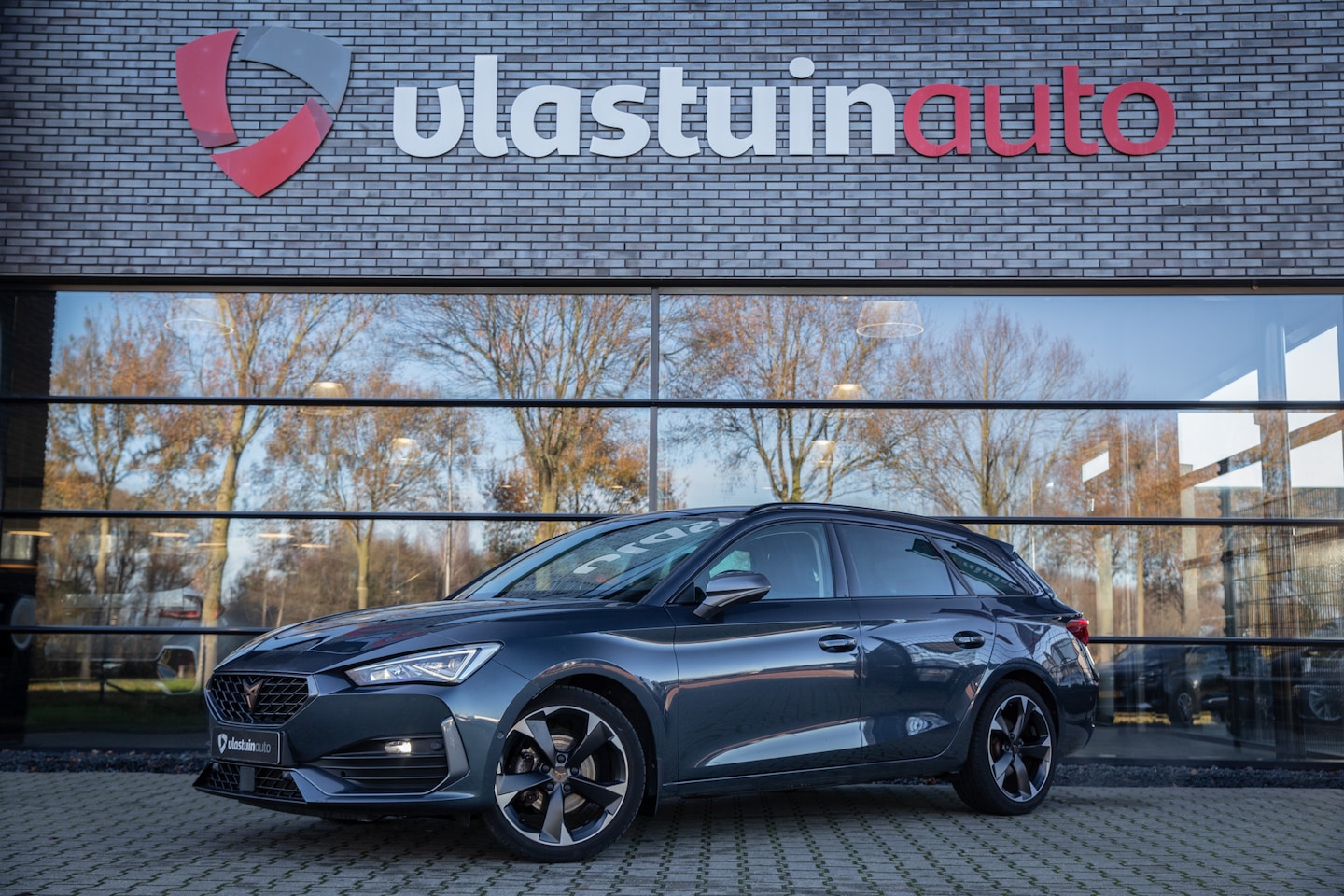 CUPRA Leon Sportstourer - 1.5 eTSI Business Edition | Trekhaak, Achteruitrijcamera, Apple Carplay/Android - AutoWereld.nl