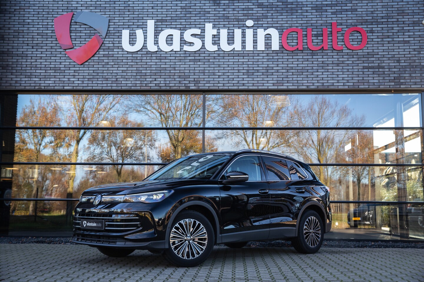 Volkswagen Tiguan - Elegance 1.5 eTSI | Sfeerverlichting, Massagestoelen, 360-graden camera, - AutoWereld.nl