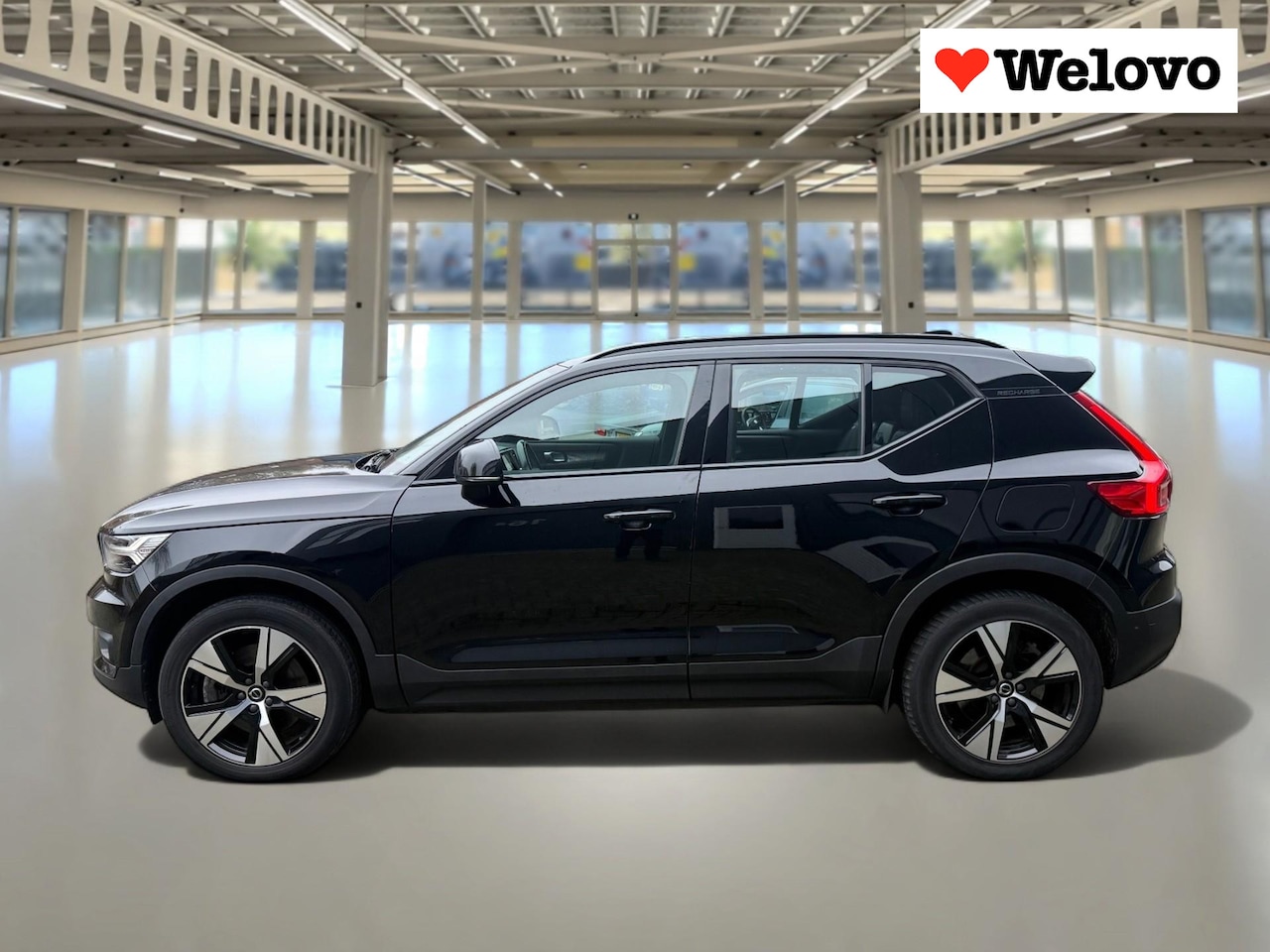 Volvo XC40 - Recharge P8 AWD R-Design Panoramadak/rijklaar met garantie - AutoWereld.nl