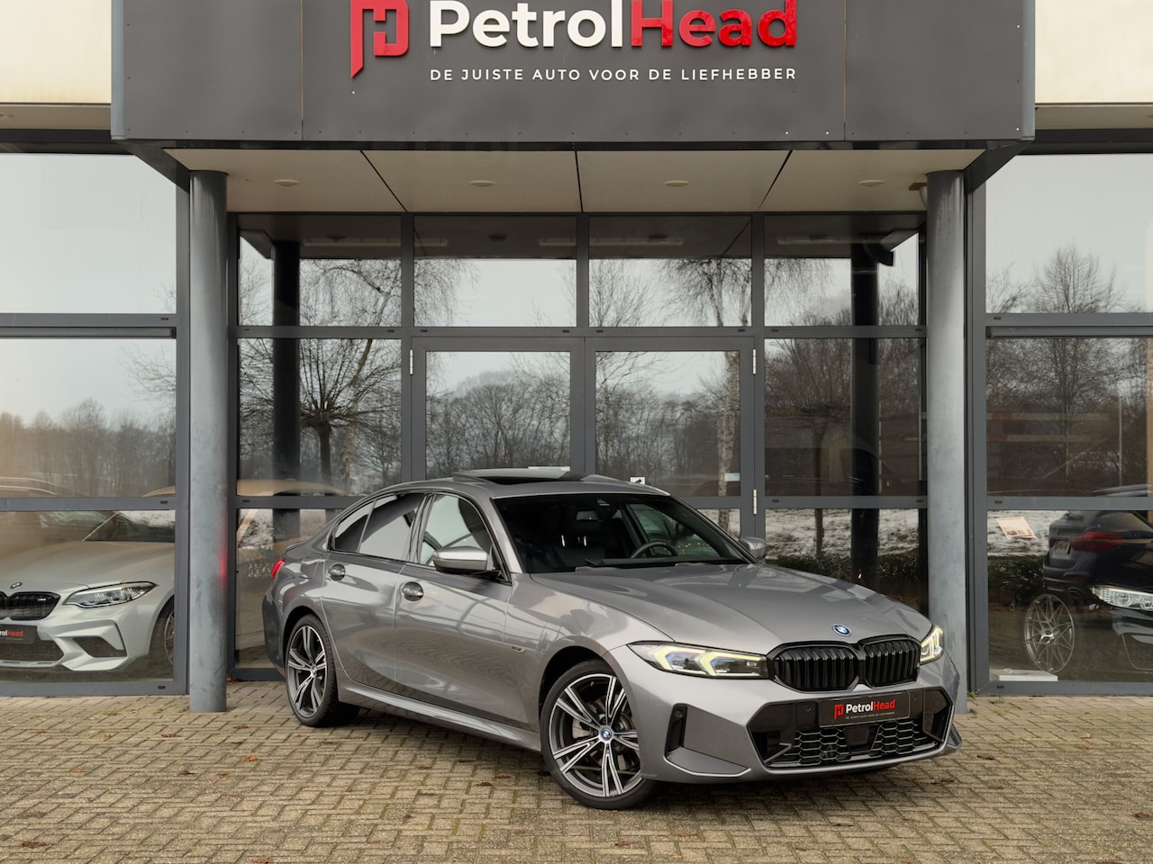 BMW 3-serie - 320e M-Sport, ACC, Pano, HUD, Camera - AutoWereld.nl