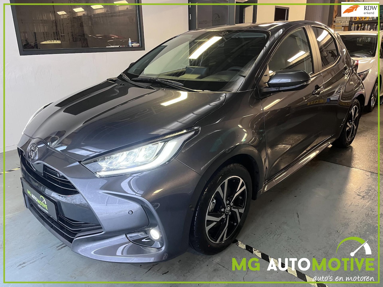 Toyota Yaris - 1.5 Hybrid 115 Business Plus | NIEUW 3 KM GEREDEN | | Apple Car Play | PDC |BTW - AutoWereld.nl