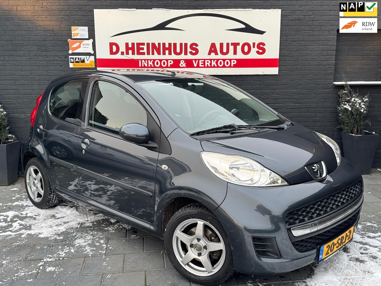 Peugeot 107 - 1.0-12V XS 5drs|Airco| Nieuwe 4 seizoen banden - AutoWereld.nl