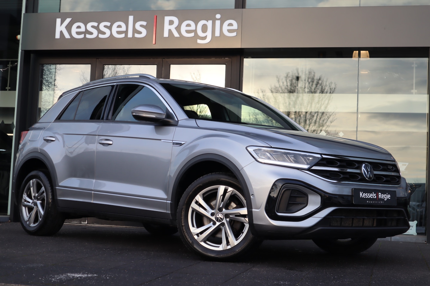 Volkswagen T-Roc - 1.5 TSI R-Line Virtual Led Camera CarPlay ACC - AutoWereld.nl