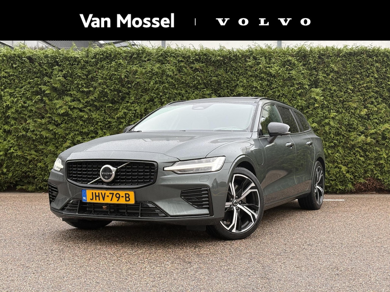 Volvo V60 - T6 Plug-in hybrid AWD Ultra Dark 360 Camera | Geventileerd leer | BLIS | Pilost Assist | R - AutoWereld.nl