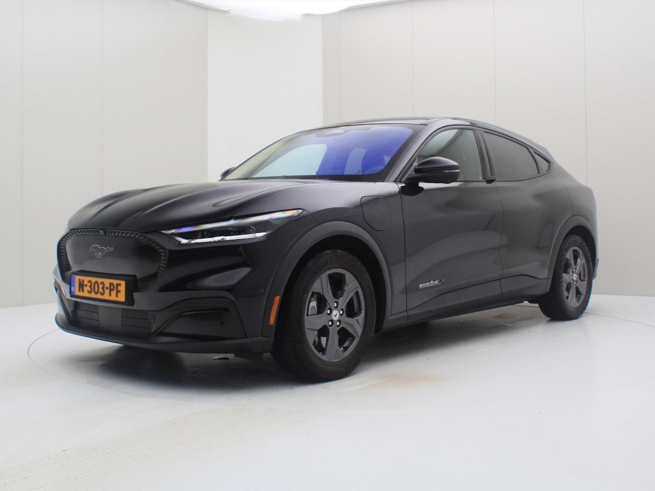 Ford Mustang Mach-E - 98kWh Extended Range 294pk RWD 94% SoH [ PANO+610KM WLTP+STOEL/STUURWIELVERWARMING ] - AutoWereld.nl