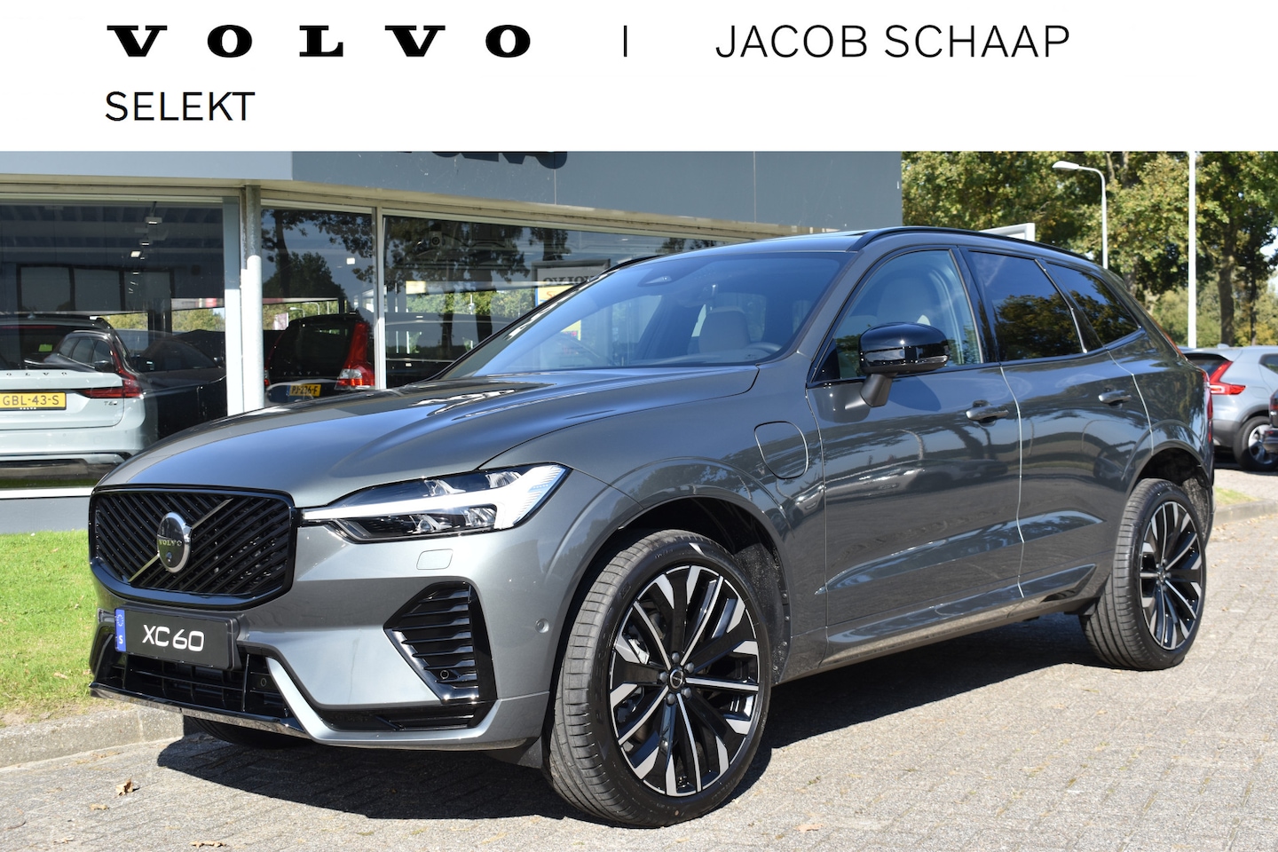 Volvo XC60 - T6 AWD 350PK Plug-in Hybrid Ultra Dark | DEMO | Luchtvering | Trekhaak | 21"LMV | 360 came - AutoWereld.nl