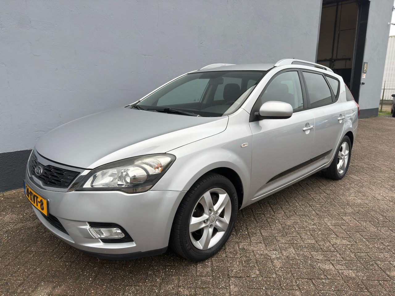 Kia Cee'd - 1.4 CVVT X-ecutive 1.4 CVVT X-ecutive - AutoWereld.nl