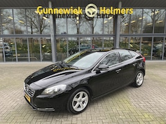 Volvo V40 - 2.0 T2 Kinetic | BLUETOOTH | CLIMA | CRUISE | PDC | STOELVERW. | TREKHAAK 1500KG