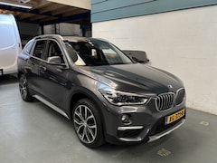 BMW X1 - sDrive20i Orange Edition II Leder HeadUp PDC camera