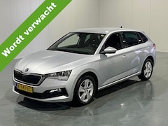 Skoda Scala - 1.0 TSI DSG Sport Business Wegklapbare trekhaak - Digitaal dashboard - Navigatie - Stoelve