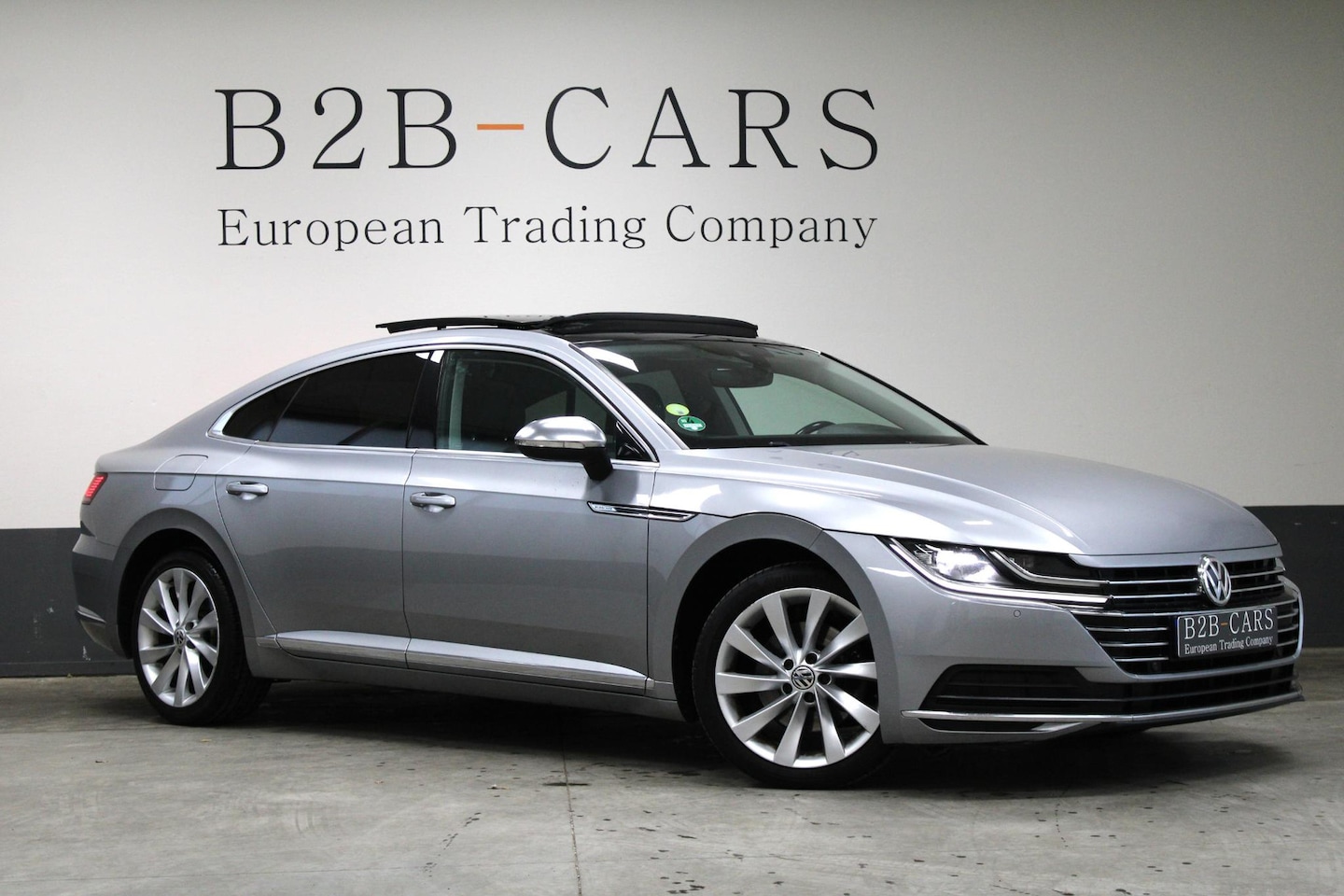 Volkswagen Arteon - 2.0 TDI Elegance Panorama - Head-up - Lederen bekleding - AutoWereld.nl