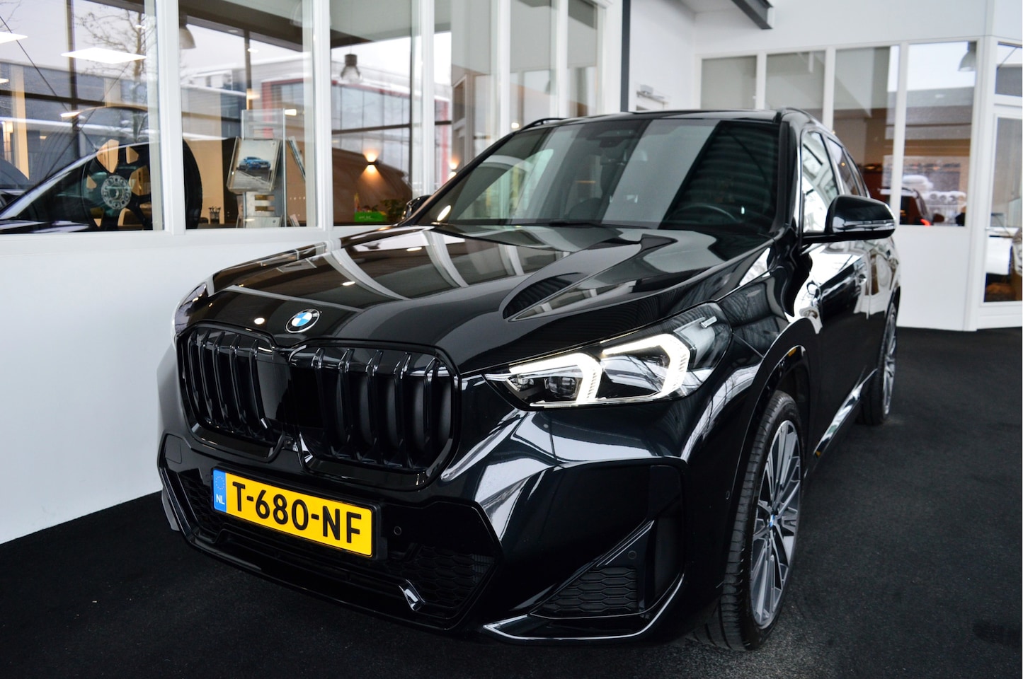 BMW X1 - xDrive23i M-Sportedition (Mild Hybride) | Vol !! - AutoWereld.nl