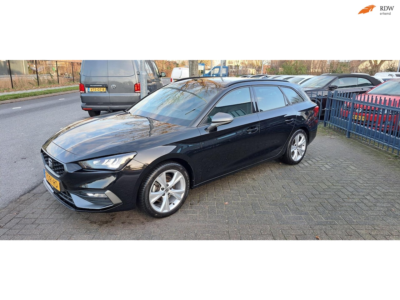 SEAT Leon Sportstourer - 1.5 TSI FR Business 1.5 TSI FR Business - AutoWereld.nl