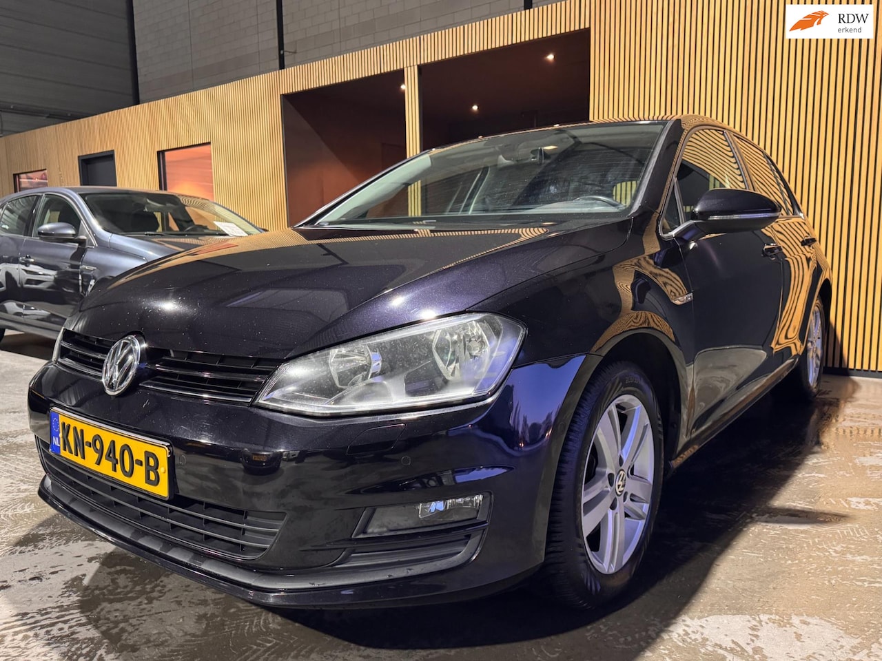 Volkswagen Golf - 1.4 TSI Highline Automaat Airco|Stoelverw.|Cruise|PDC|Navi - AutoWereld.nl